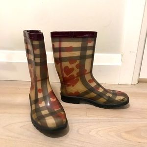 2009 Burberry heart Wellington limited edition